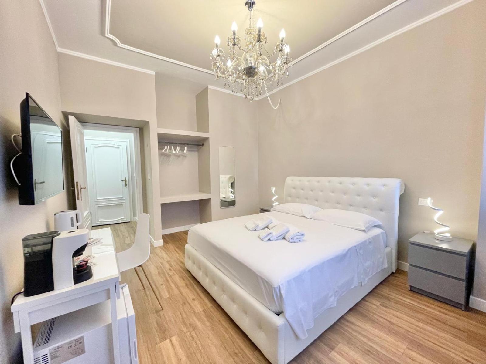 Regina Elena Rooms Пескара Экстерьер фото